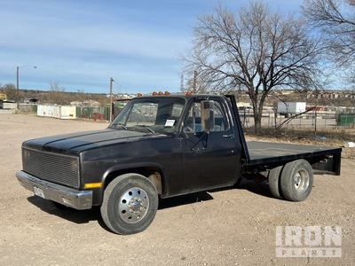 1982 GMC C3500 4x2 Flatbed Truck