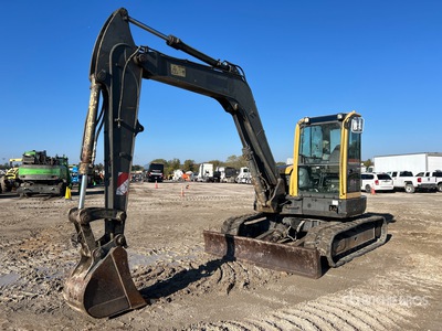 2011 Volvo ECR 88 油圧ショベル