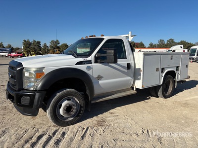 2014 Ford F-450 XL 4x2 Utility Truck