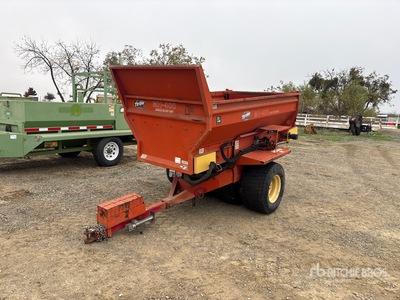 2001 Ty-Crop MH-400 Pneumatic Top Dresser