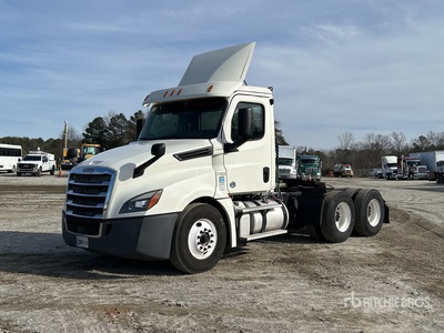 2018 Freightliner Cascadia 126 6x4 T/A Day Cab Truck Tractor