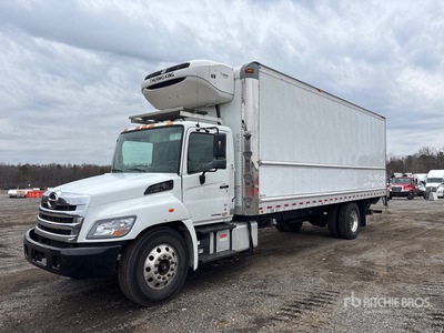 2019 Hino 268 4x2 冷蔵トラック