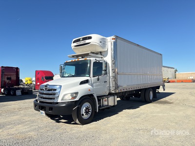 2019 Hino 268 4x2 冷蔵トラック