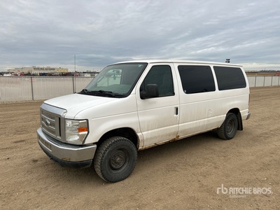 2013 Ford E-150 Fourgon cargo