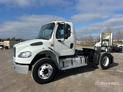 2018 Freightliner M2 106 4x2 トラックトラクター（S/A）