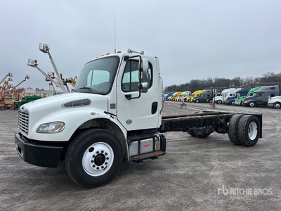 2017 Freightliner M2 106 4x2 الكابينة والهيكل
