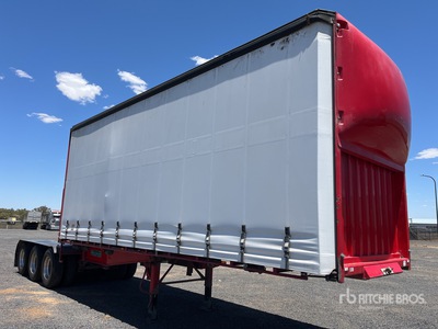 2006 Haulmark 7.4 m Tri/A B-Double Lead Curtain Side Trailer
