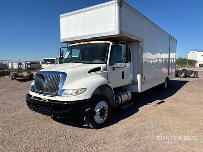 2018 International 4300 4x2 Moving Van Truck
