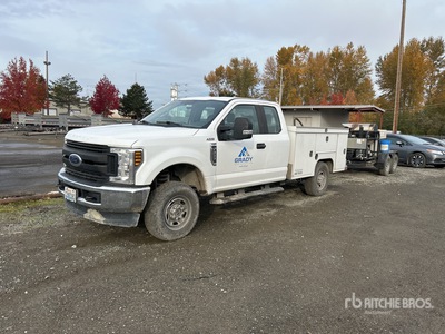 2019 Ford F-350 XL 4x4 Extended Cab Utility Truck