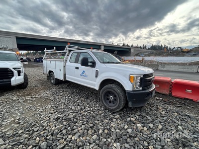 2017 Ford F-350 XL 4x4 Extended Cab Utility Truck