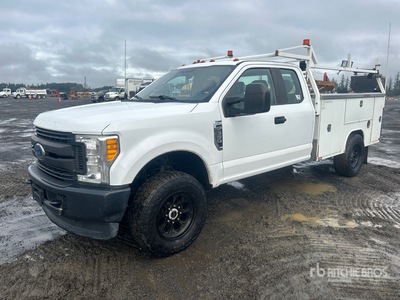 2017 Ford F-350 XL 4x4 Extended Cab Utility Truck