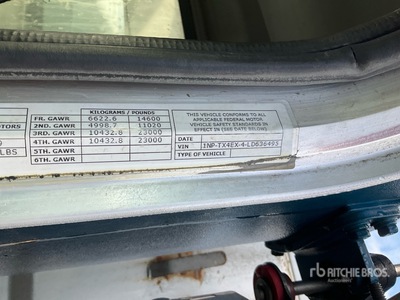 2020 Peterbilt 367 8x4 Tri/A Camión dumper