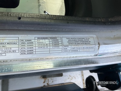 2020 Peterbilt 367 8x4 Tri/A Camión dumper