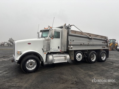 2016 Peterbilt 367 8x4 4-Achs Kipper-Lkw