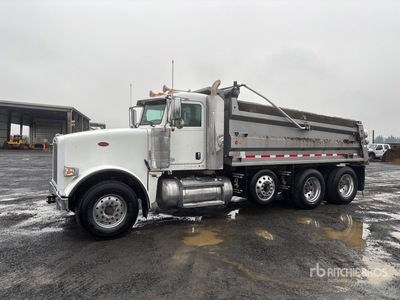 2016 Peterbilt 367 8x4 Tri/A Dump Truck