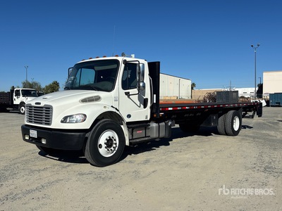 2015 Freightliner M2 106 4x2 Pritsche-Lkw