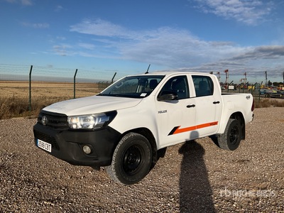 2019 Toyota Hilux 4x4 Crew Cab Pickup