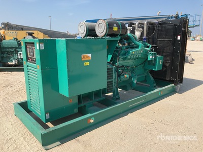 Cummins 750 kVA Skid-Mounted Generatore