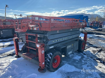 2012 Skyjack SJ7127 RT 4x4 Dual Fuel Elevador de tijera