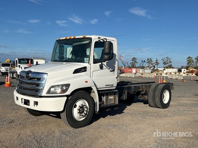 2020 Hino 268 4x2 Cabina y chasis