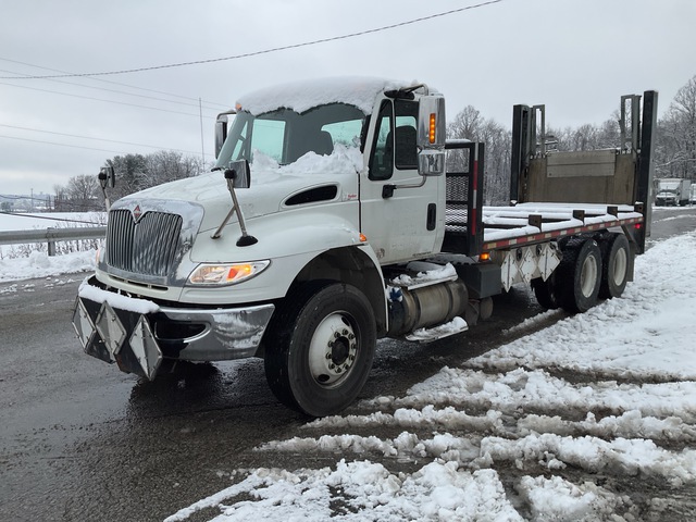 2017 International 4400 6x4 Cylinder Pallet Flatbed Truck