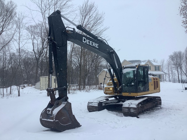 2017 John Deere 210G LC Tracked Excavator