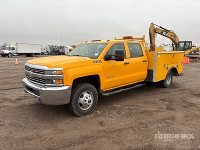 2016 Chevrolet Silverado 3500HD 4x4 Crew Cab Autocarro di servizio