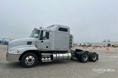 2011 Mack CXU613 6x4 Tracteur Routier Couchette