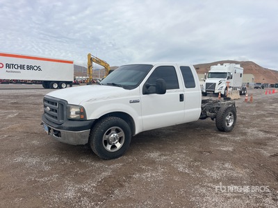 2005 Ford F-250 4x2 Extended Cab Cabina y chasis