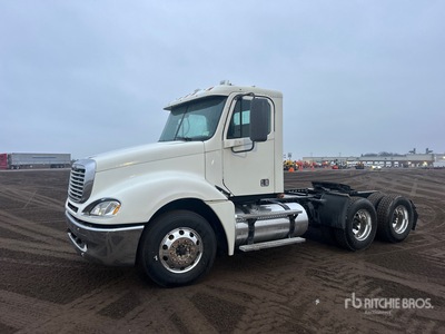 2007 Freightliner Columbia 120 6x4 T/A Day Cab Truck Tractor