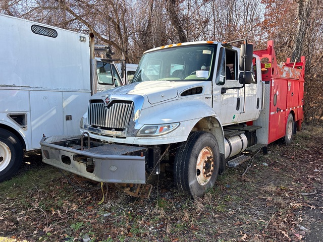 2011 International 4400 4x2 Crew Cab Service Truck