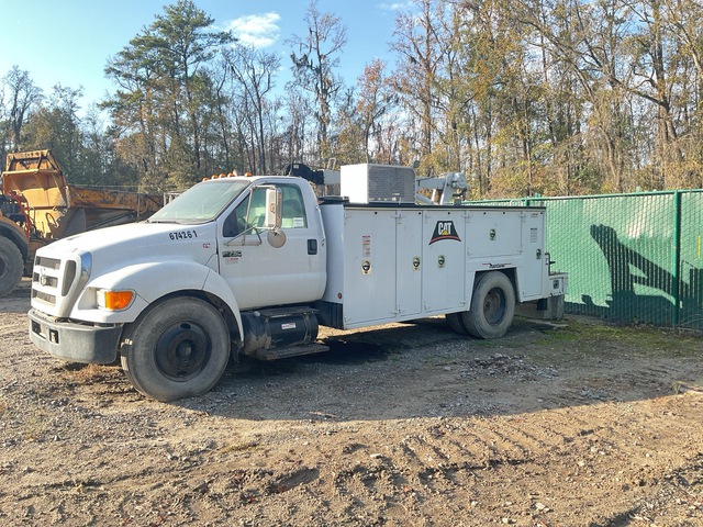 2004 Ford F-750 4x2 Service Truck