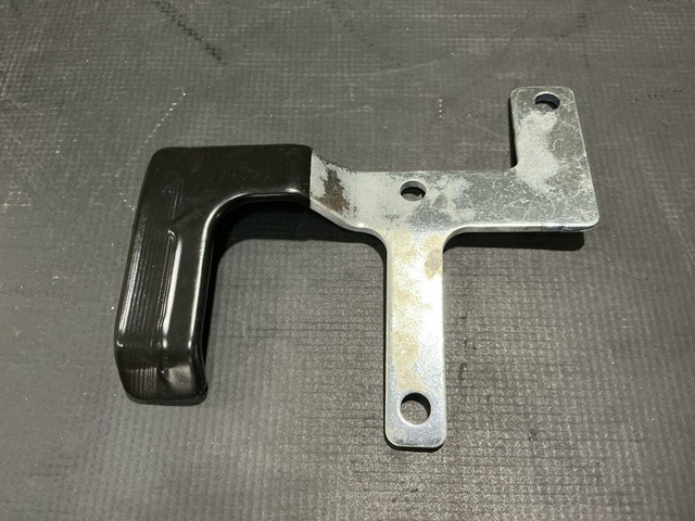 (140) Navistar 3594125C1 Mounting Brackets