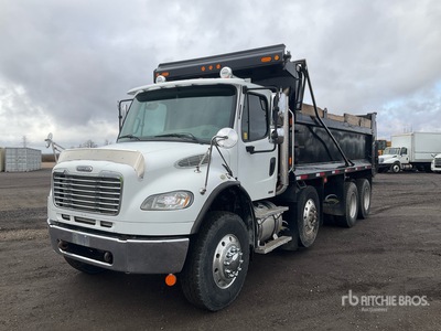 2006 Freightliner M2 106 8x4 Camion à benne basculante Tri/E
