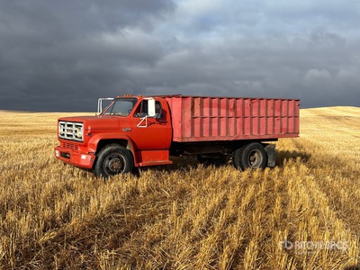 1972 GMC 6000 4x2 Grain Truck