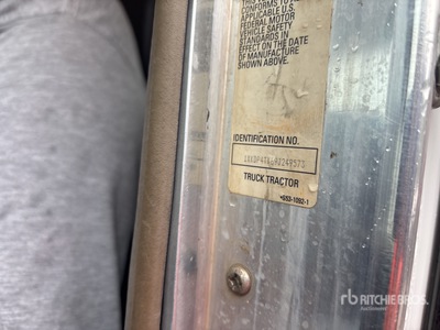 2009 Kenworth T800 Tri/A Day Cab Truck Tractor