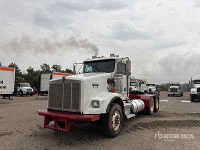 2013 Kenworth T800 6x4 T/A Day Cab Truck Tractor