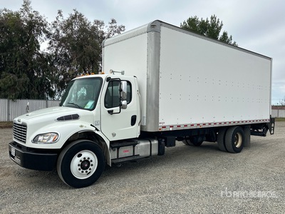 2016 Freightliner M2 106 4x2 Camion fourgon