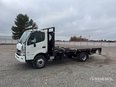 2017 Hino 195 4x2 Flatbed Truck