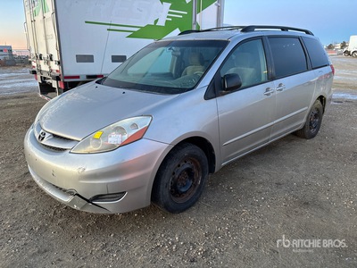 2007 Toyota Sienna LE Minivan (Inoperable)