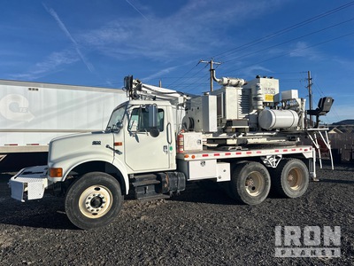 Svedala 880 on Texoma 330-12 on 1999 International F4900 6x4 Pressure Digger