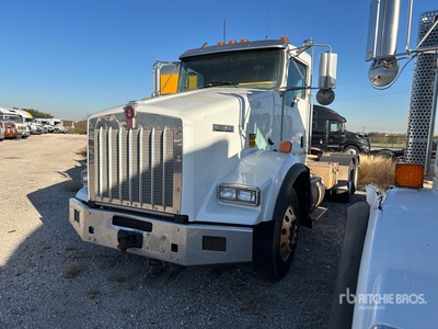 2012 Kenworth T800 6x4 Day Cab Truck Tractor (Inoperable)