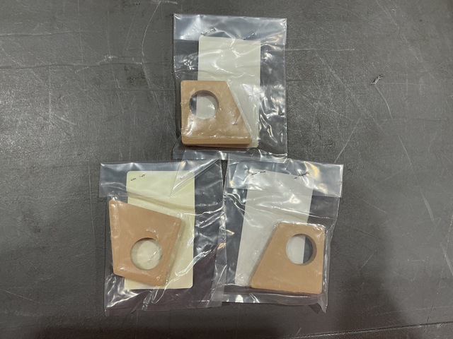 (415) Oshkosh 3824084 Mounting Plates