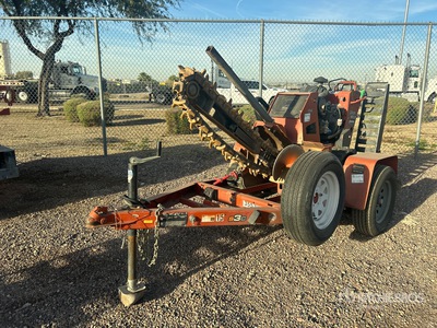 2019 Ditch Witch C24X Walk Behind Trancheuse w/2019 Barreto S3C Trailer