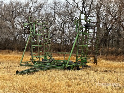 John Deere E1000 36 ft Cultivator