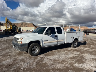 2007 Chevrolet 2500HD 4x4 Extended Cab Utility Truck