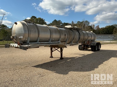 1983 Brenner 5000 gal T/A Tanker Trailer
