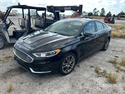 2020 Ford Fusion 自動車