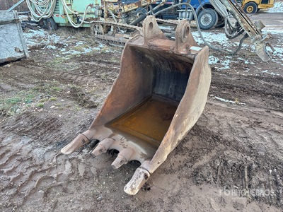 36 in Digging Excavator Bucket