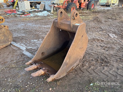 30 in Digging Excavator Bucket